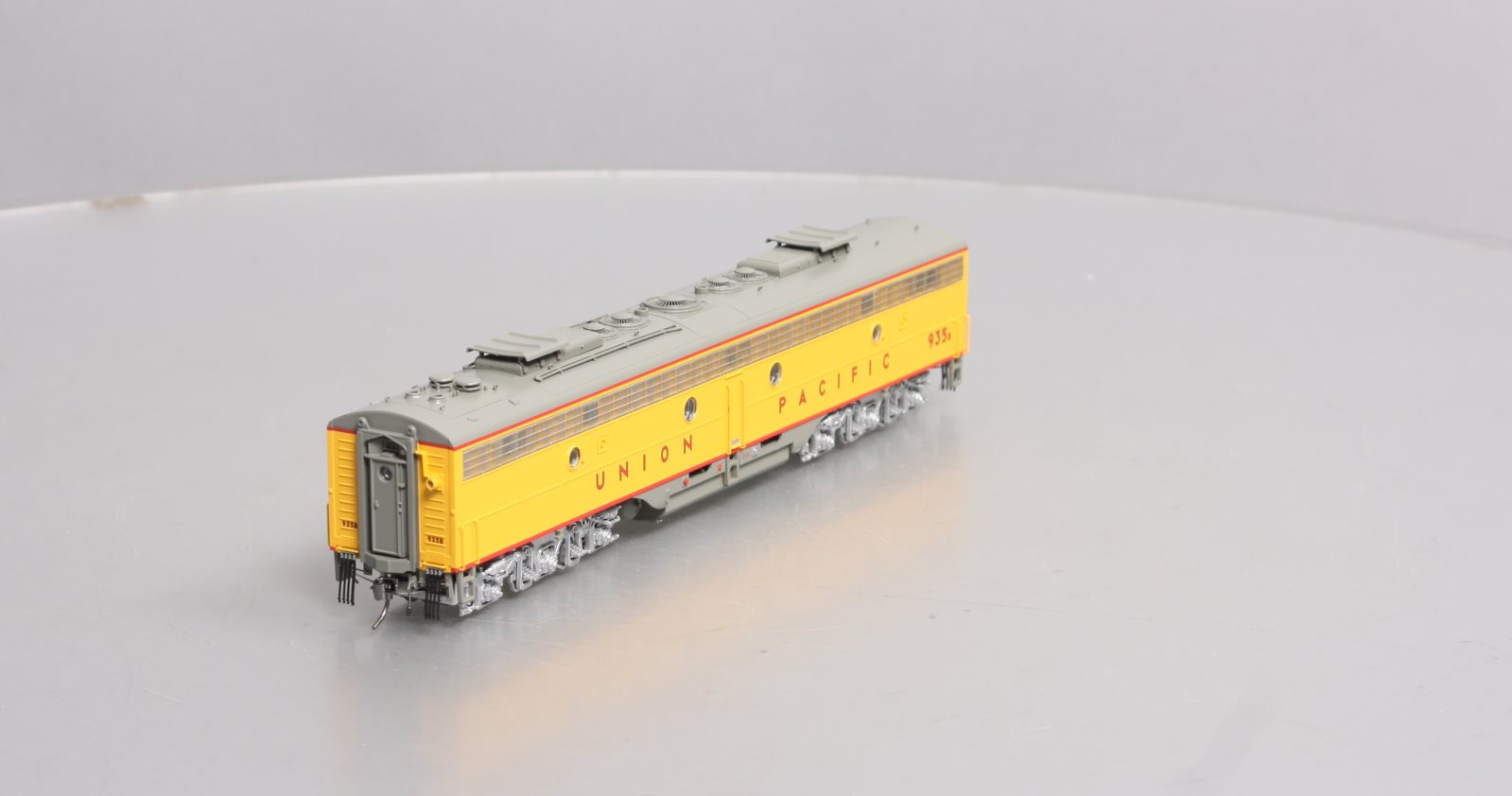 Rapido Trains 28042 HO UP EMD E8B Diesel Locomotive #935B