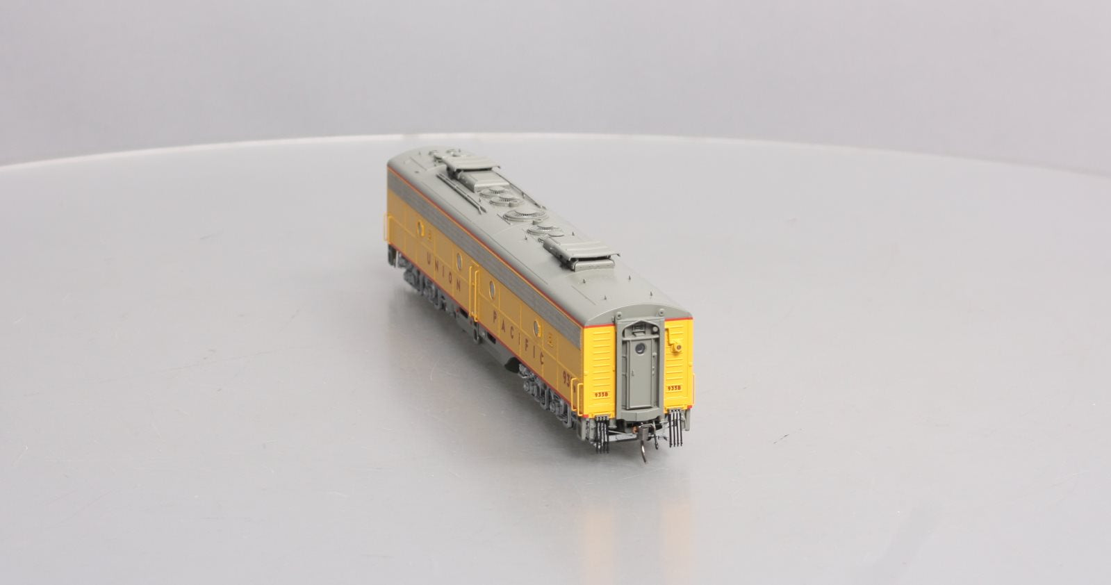 Rapido Trains 28042 HO UP EMD E8B Diesel Locomotive #935B