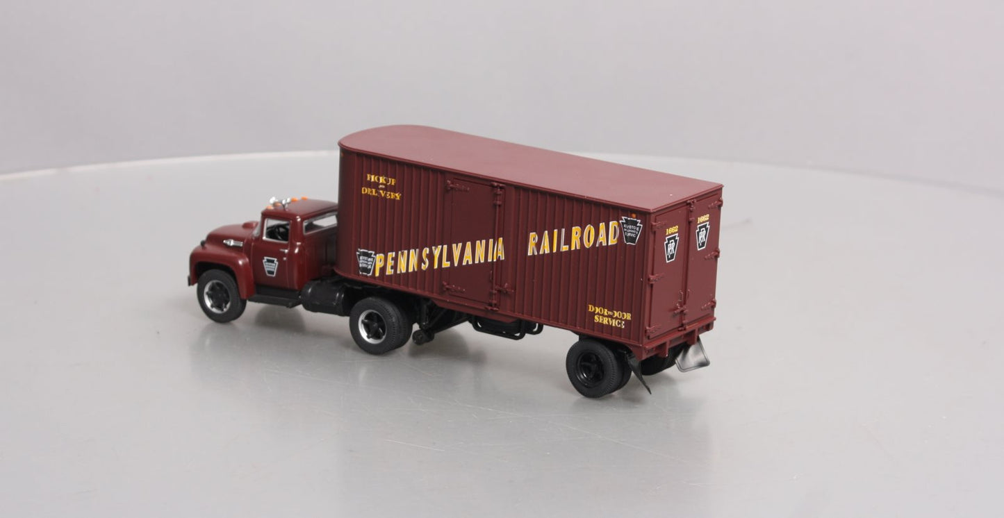 Lionel 6-37846 O Scale Pennsylvania RR "Pick-up and Delivery" Tractor-Trailer
