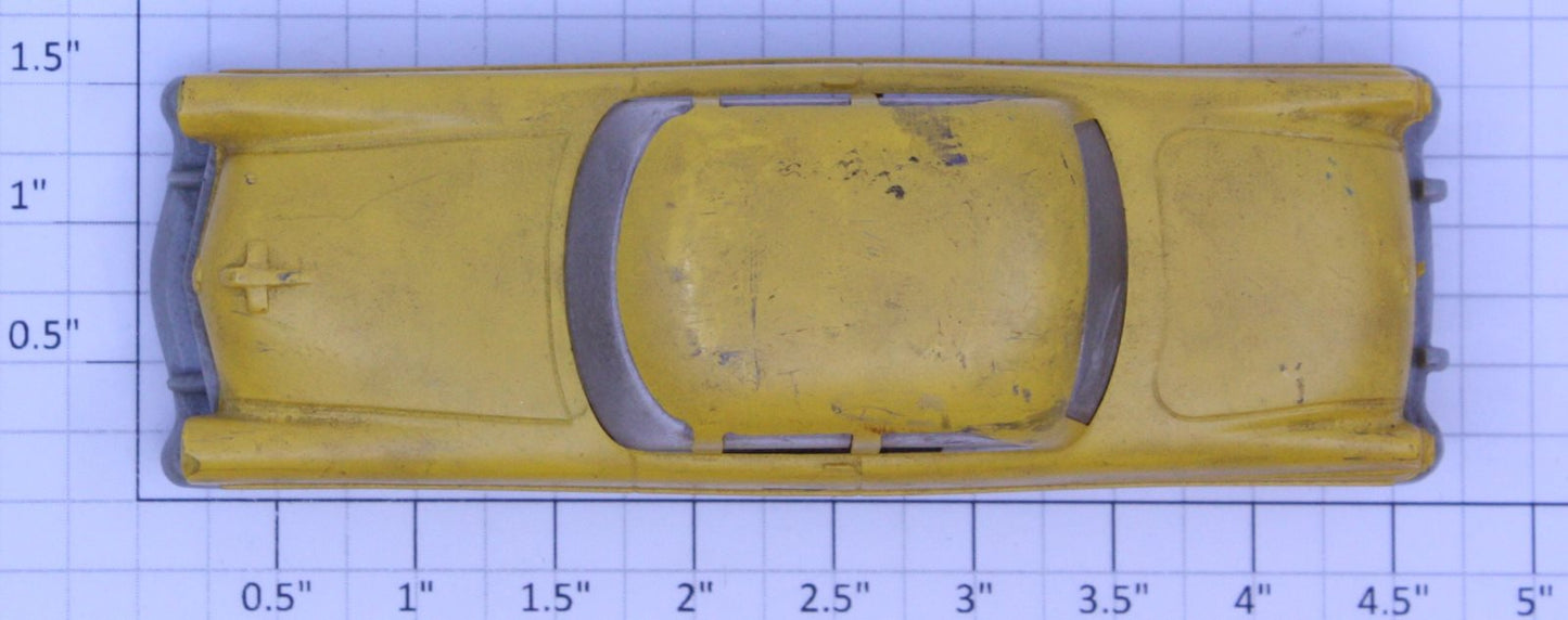 Lionel No. 0068-100 HO Gauge 1961 Yellow #7 Racing Stock Car with Gray Bumpers