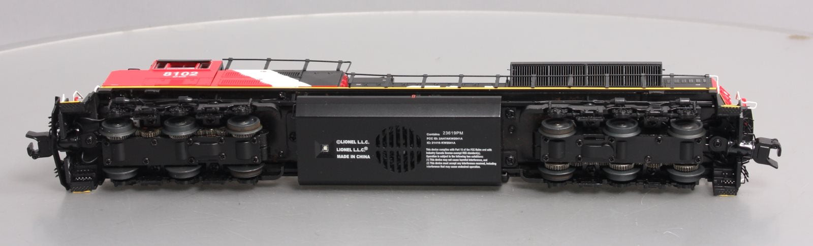 American Flyer 1921072 S CN Legacy SD70ACE Diesel Locomotive #8102