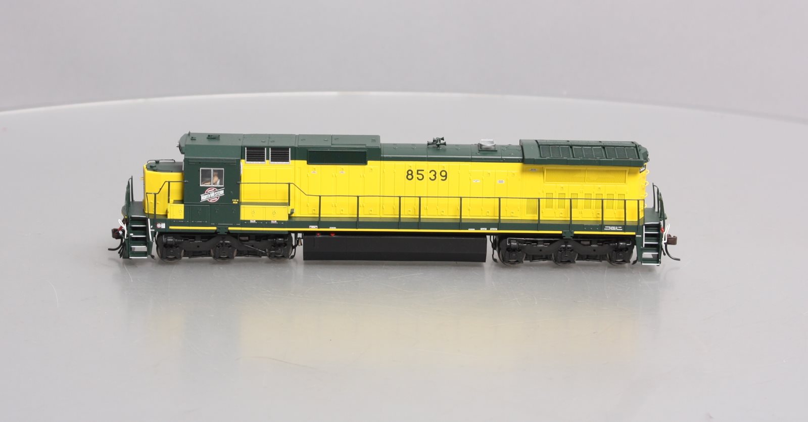 Atlas 10002261 HO Chicago & North Western DASH 8-40C Diesel Locomotive #8539