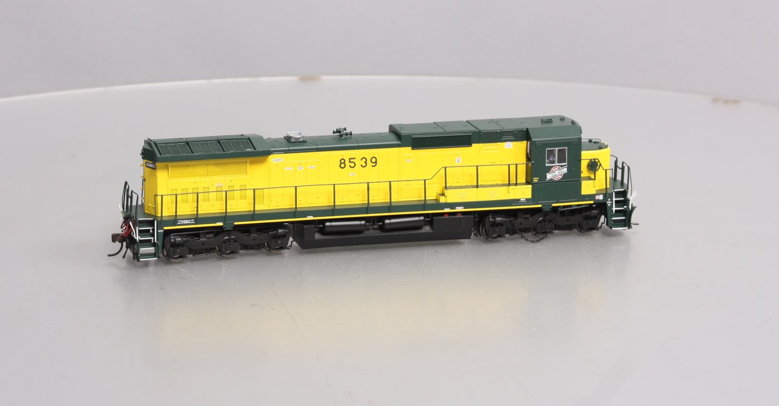 Atlas 10002261 HO Chicago & North Western DASH 8-40C Diesel Locomotive #8539