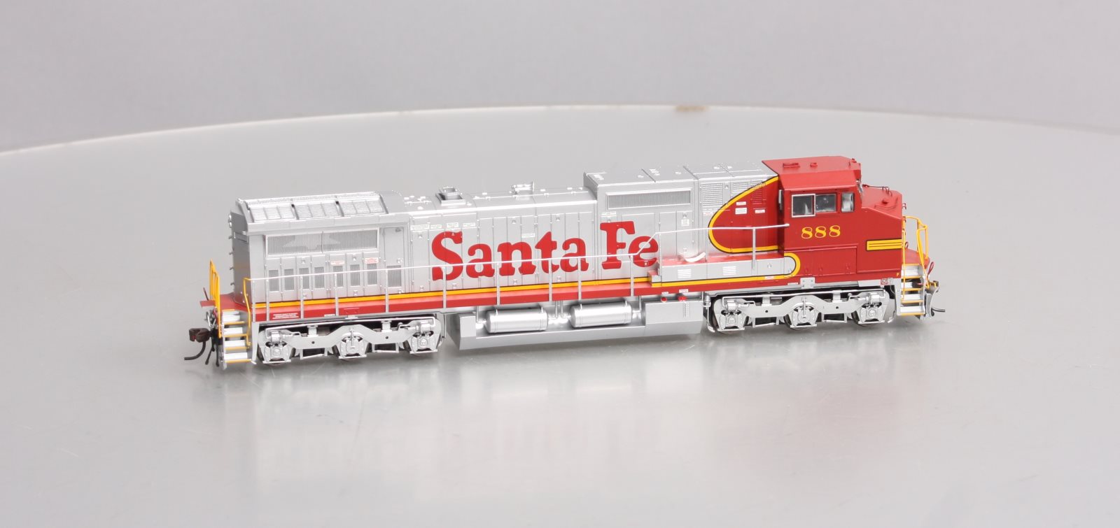 Atlas 10002280 HO Scale ATSF DASH 8-40CW Diesel Locomotive #888