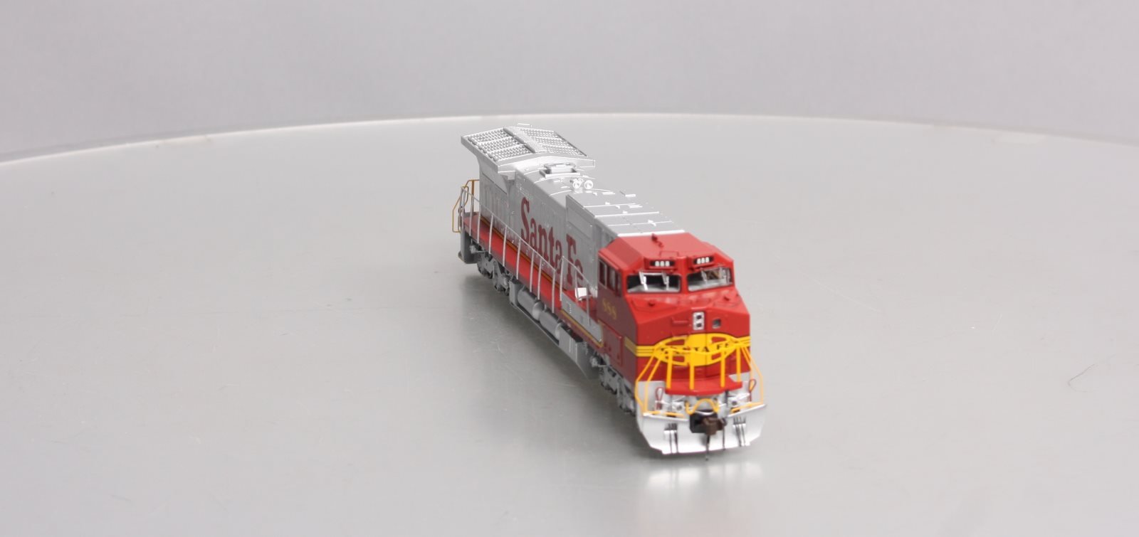 Atlas 10002280 HO Scale ATSF DASH 8-40CW Diesel Locomotive #888