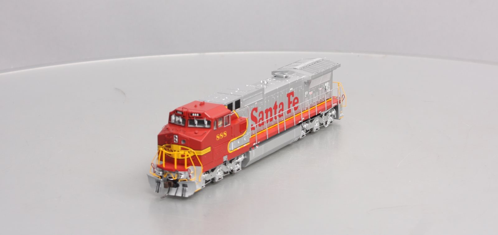 Atlas 10002280 HO Scale ATSF DASH 8-40CW Diesel Locomotive #888