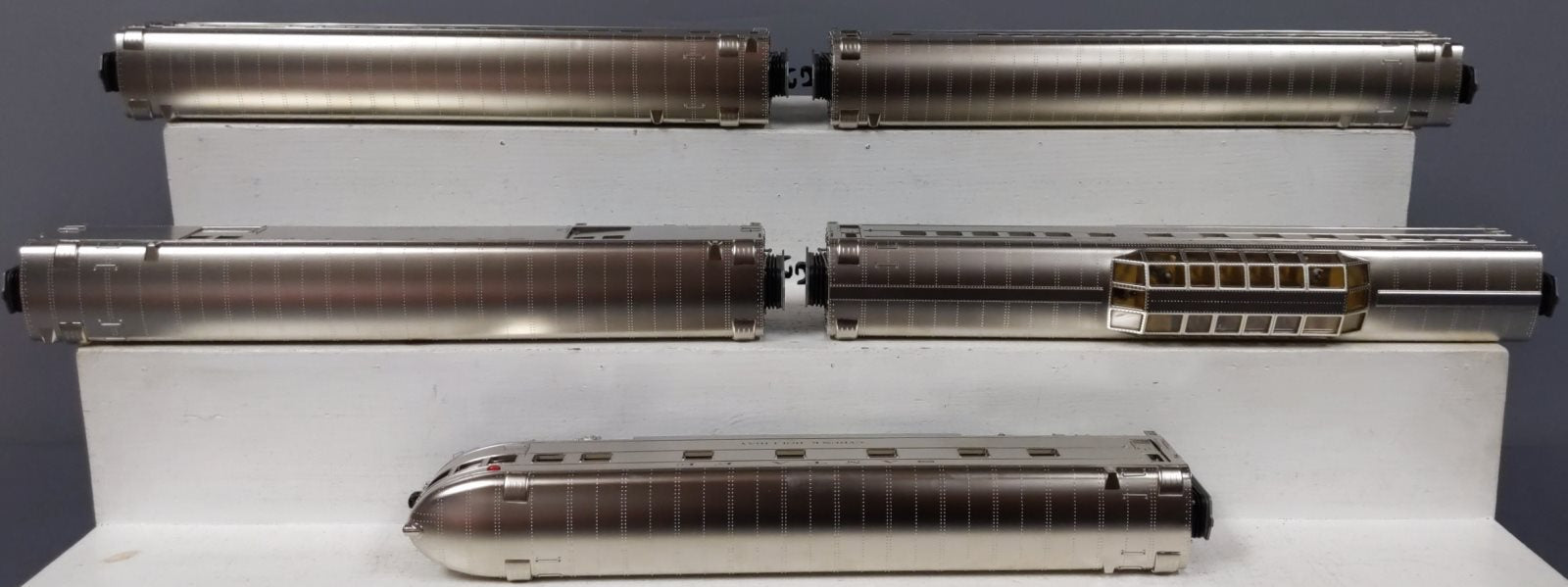 MTH 20-65152 O Santa Fe 70' Streamlined Smooth-Side Passenger Set (Set of 5)