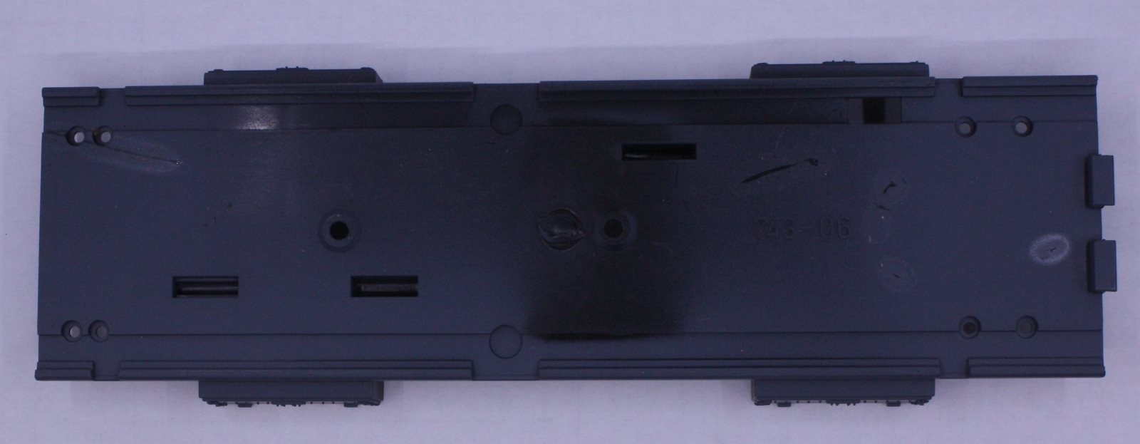 Lionel 39071-45 Heavyweight Passenger Car Frame Detail