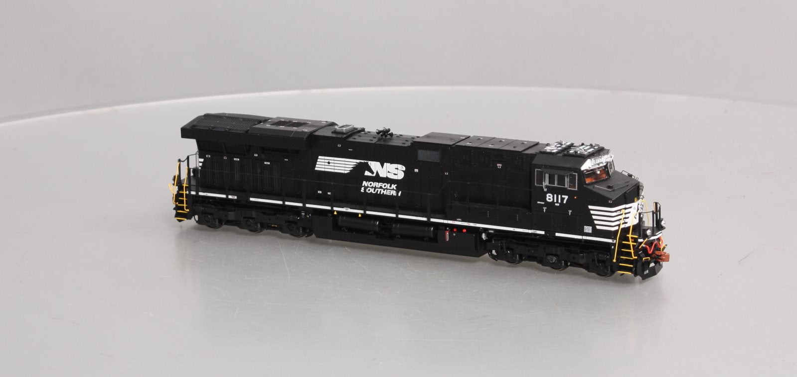 Scale Trains 33093 HO Norfolk Southern GE ES44AC Diesel #8117 LN/Box