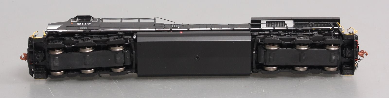 Scale Trains 33093 HO Norfolk Southern GE ES44AC Diesel #8117 LN/Box