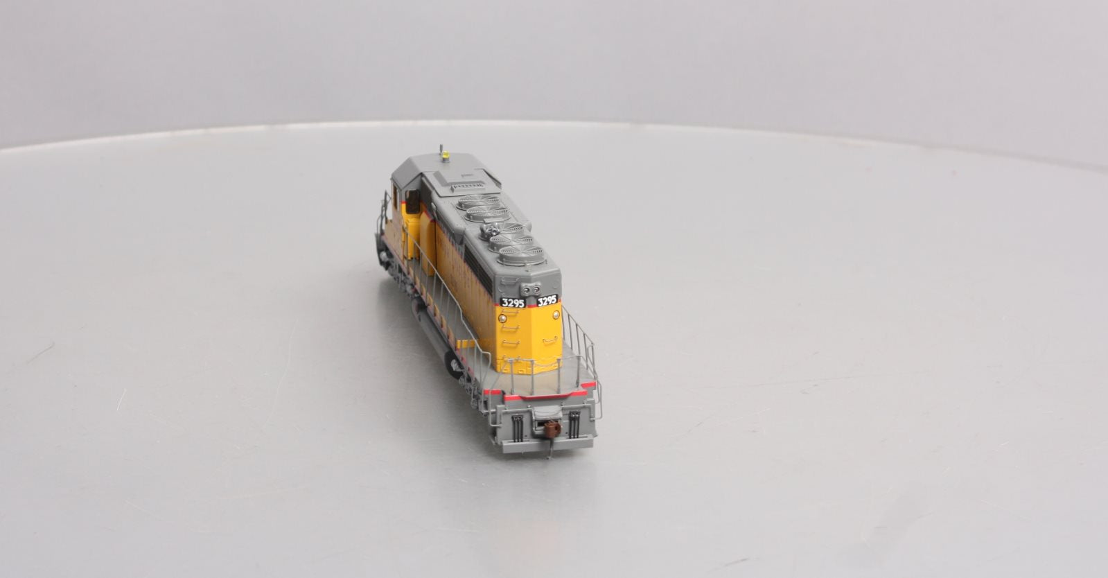 Athearn 95195 HO Union Pacific Ready to Run SD40-2 Diesel Locomotive #3295