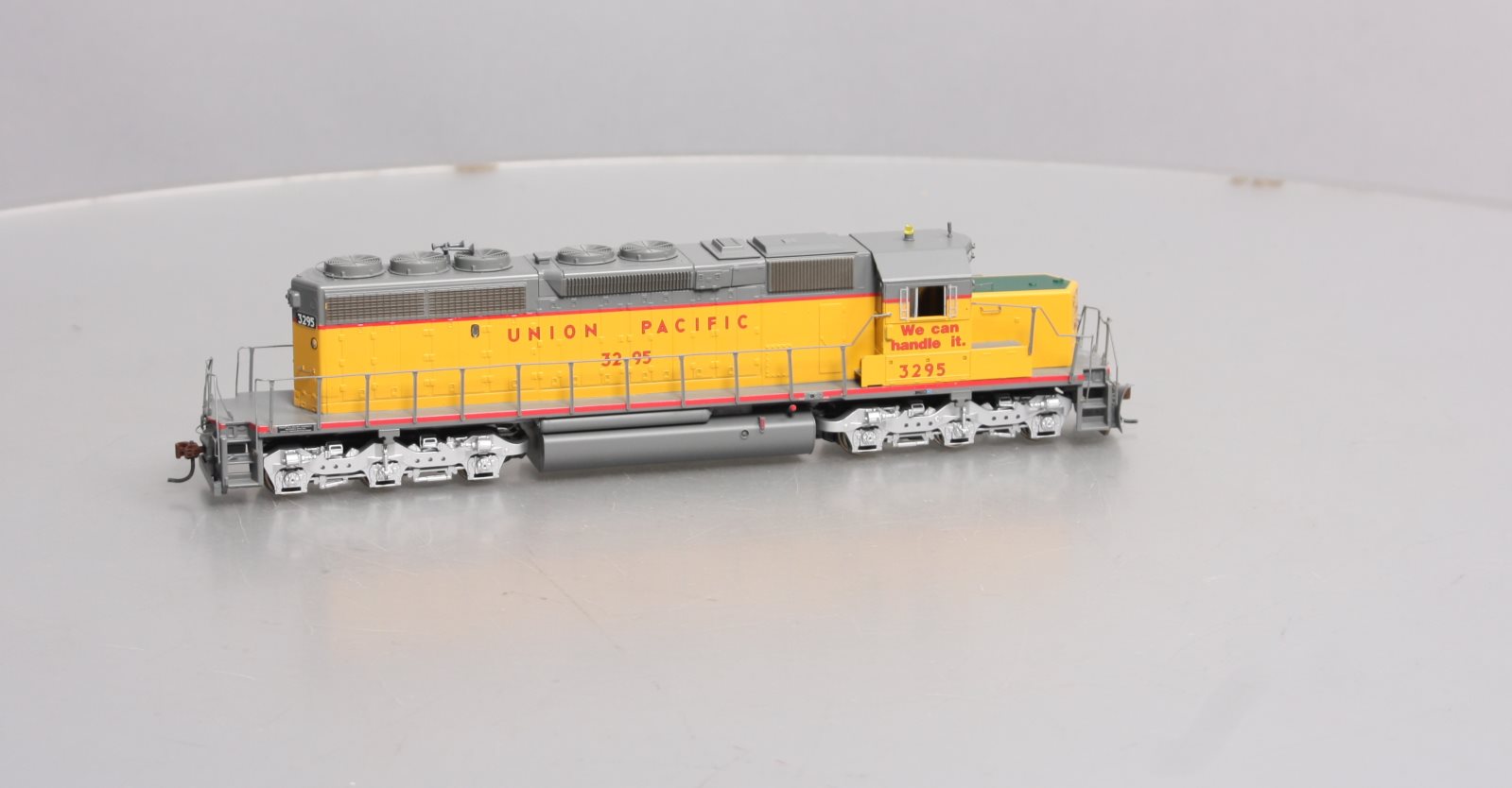 Athearn 95195 HO Union Pacific Ready to Run SD40-2 Diesel Locomotive #3295