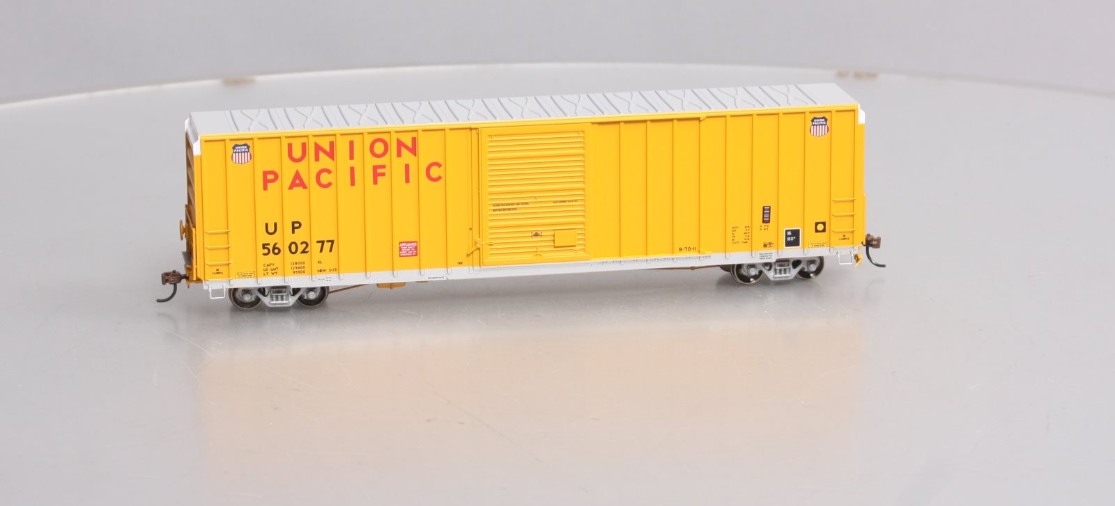 Athearn 72647 HO Union Pacific FMC 60' Hi-Cube Box Car #560277