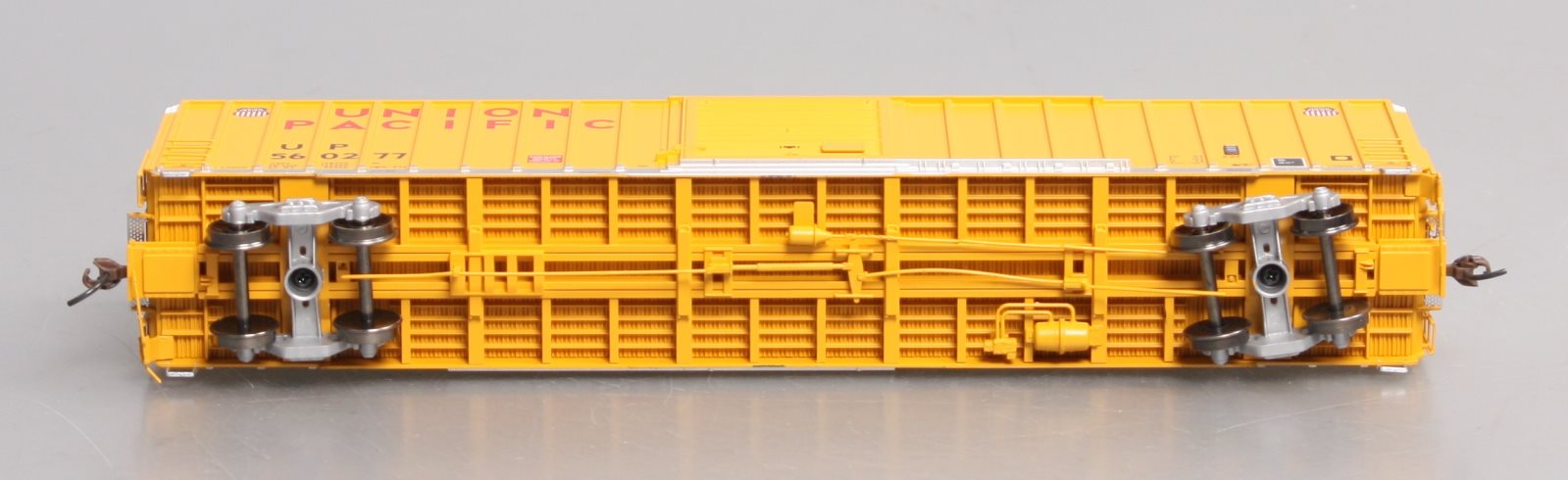 Athearn 72647 HO Union Pacific FMC 60' Hi-Cube Box Car #560277