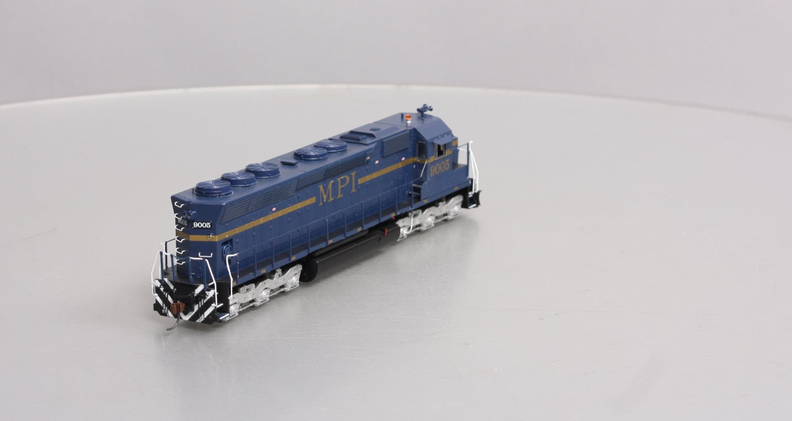 Athearn 98058 HO MPI SD45 Diesel Locomotive #9005 - RTR