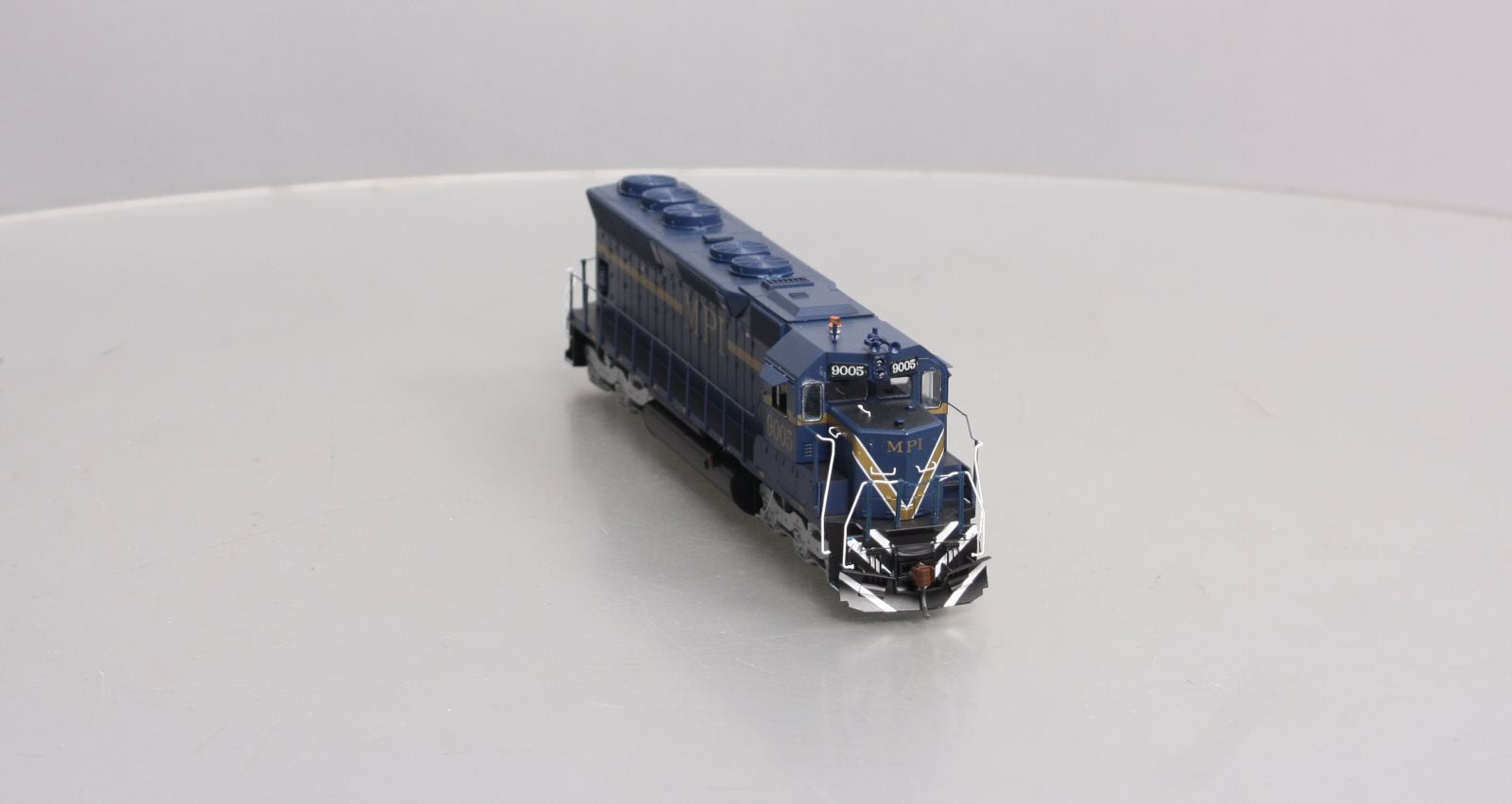 Athearn 98058 HO MPI SD45 Diesel Locomotive #9005 - RTR