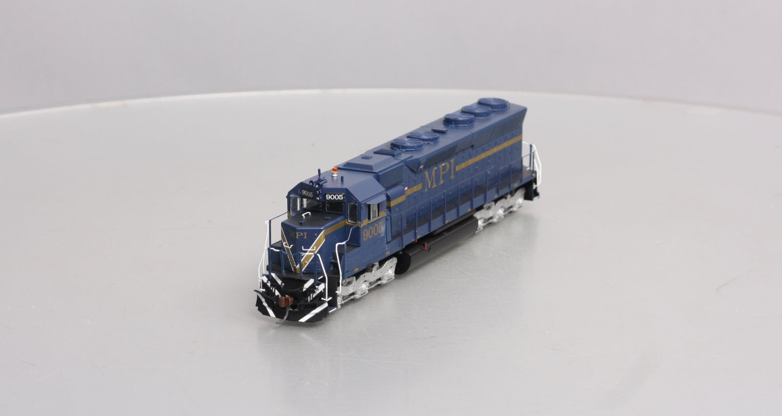 Athearn 98058 HO MPI SD45 Diesel Locomotive #9005 - RTR