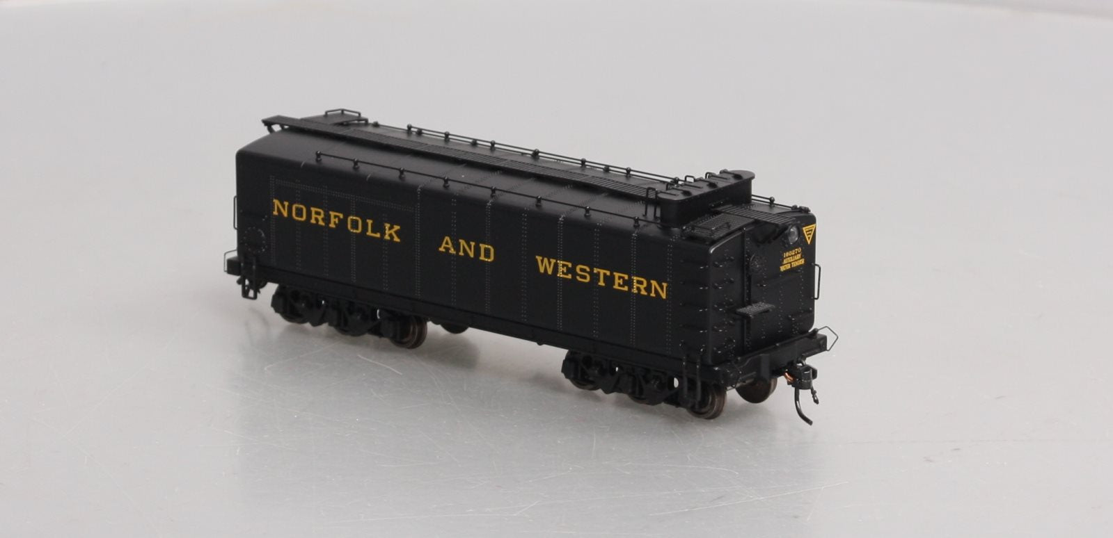 Broadway Limited 4774 HO Norfolk and Western Auxillary Water Tender #160270