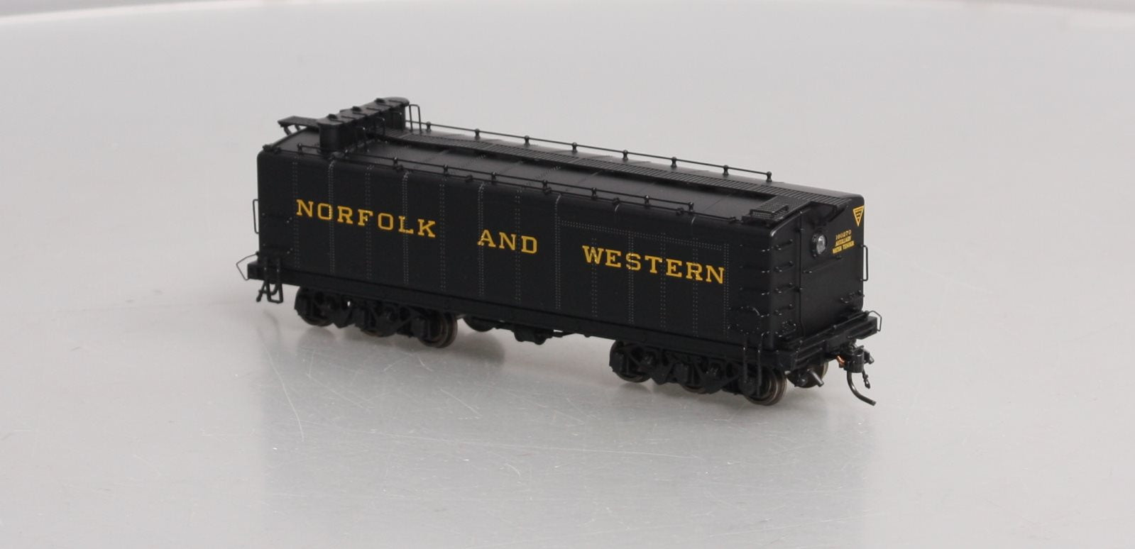 Broadway Limited 4774 HO Norfolk and Western Auxillary Water Tender #160270