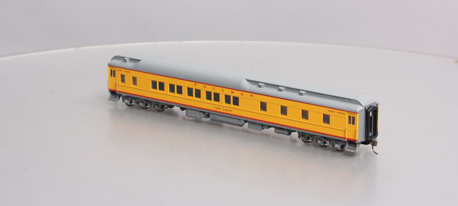 Atlas 20006421 HO Union Pacific 'Lake Sibley' 10-1-2 Pullman Sleeper Car