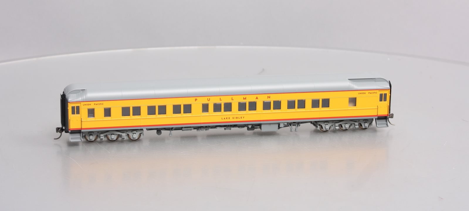 Atlas 20006421 HO Union Pacific 'Lake Sibley' 10-1-2 Pullman Sleeper Car