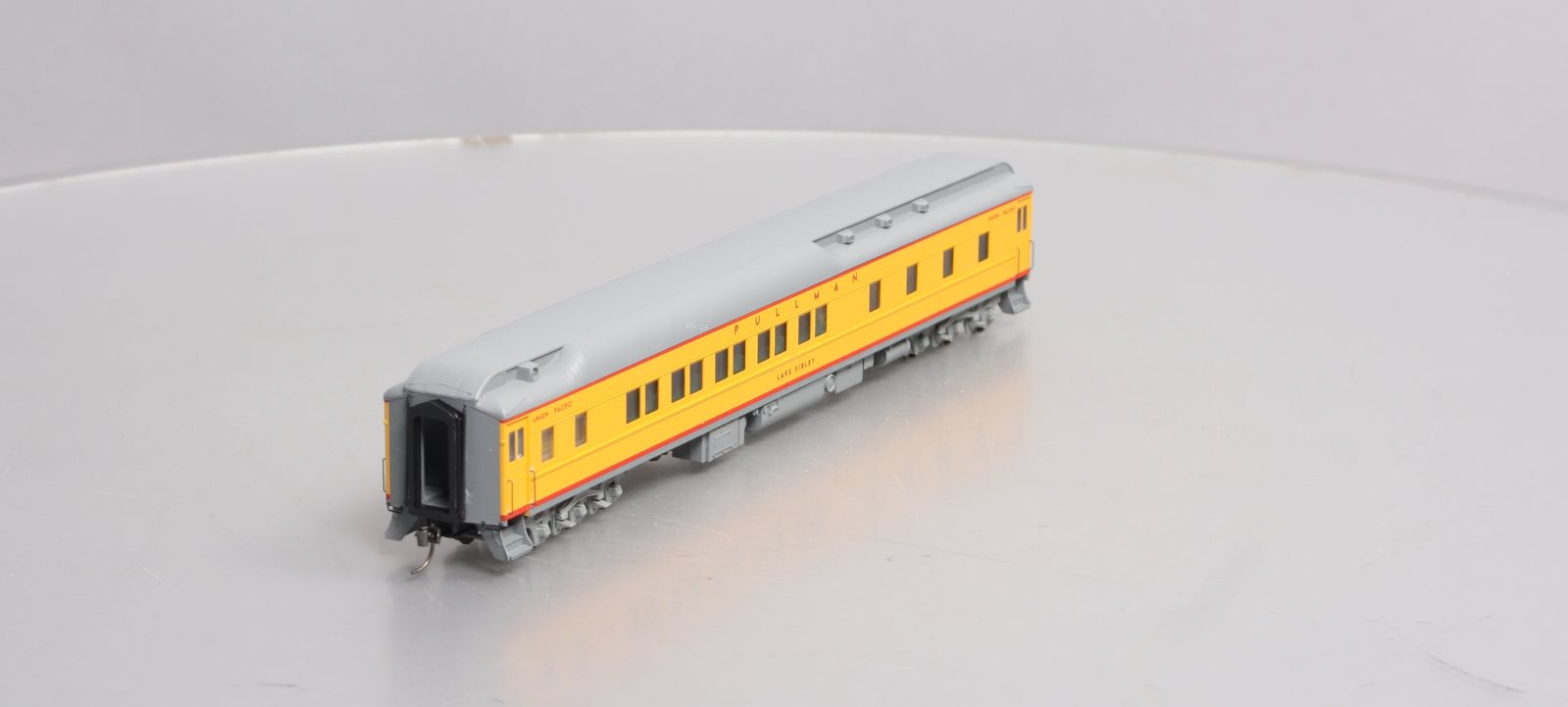 Atlas 20006421 HO Union Pacific 'Lake Sibley' 10-1-2 Pullman Sleeper Car