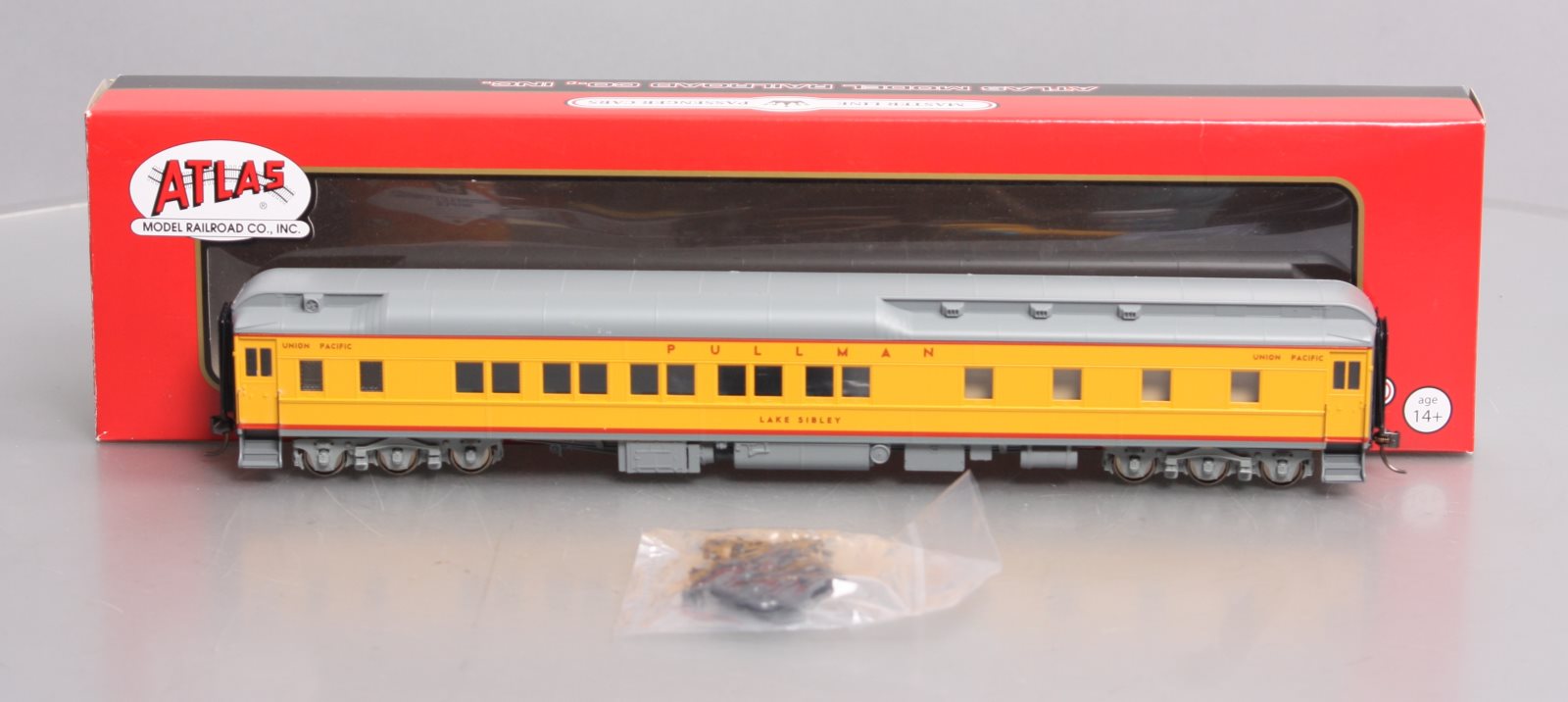 Atlas 20006421 HO Union Pacific 'Lake Sibley' 10-1-2 Pullman Sleeper Car