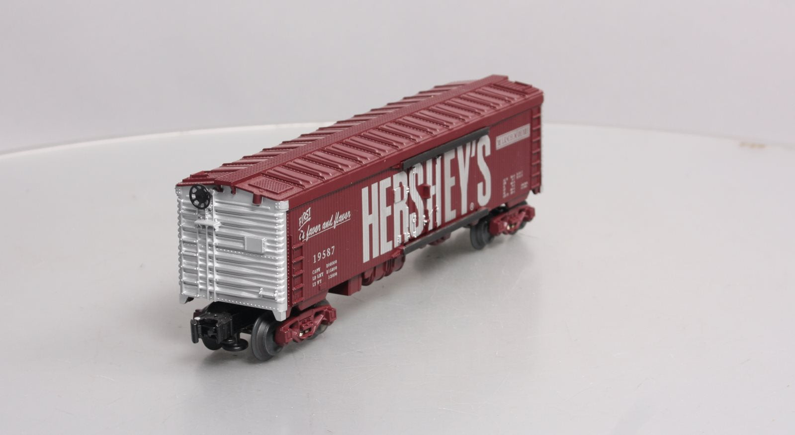 Lionel 6-19587 O Gauge Hershey's Chocolate Reefer