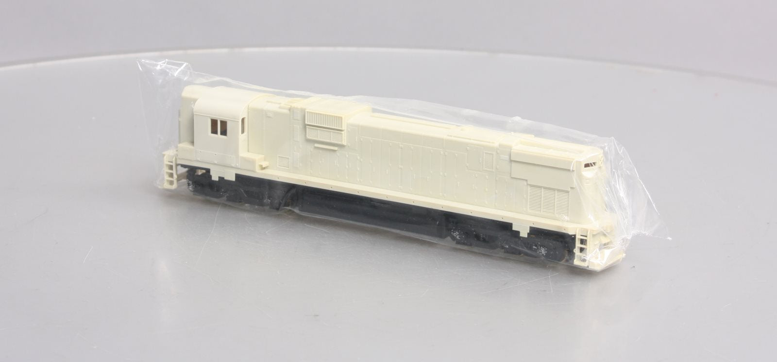 Stewart 6350 HO Undecorated Diesel ALCO Century C-630 Powered