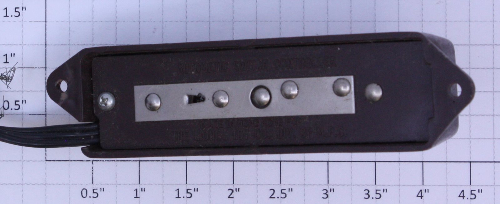 Lionel 5122-2 O Gauge Brown Switch Controller without Bulbs, Sockets, or Lenses