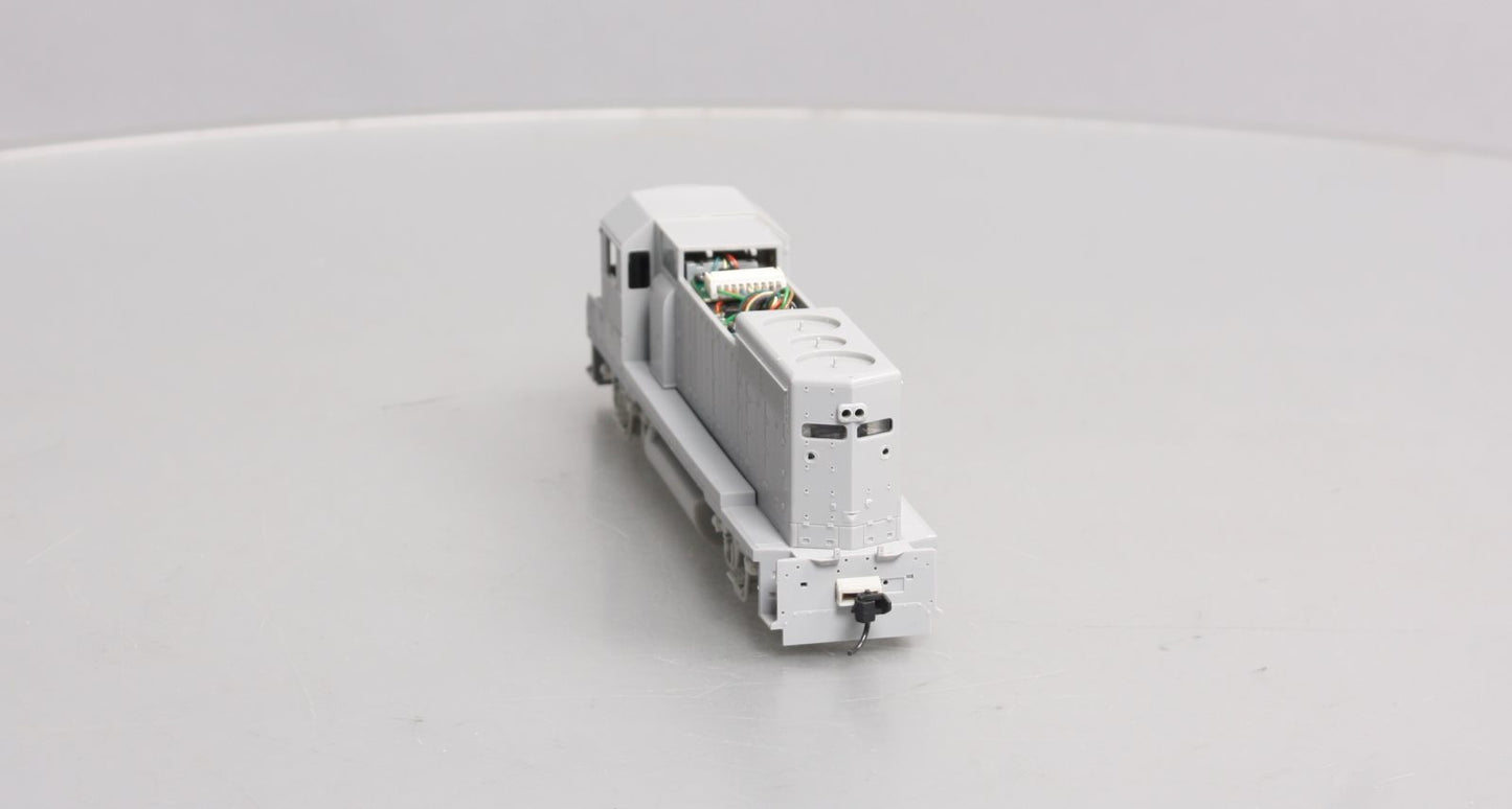 Walthers 920-49162 HO Undecorated EMD GP35 Phase II Standard DC