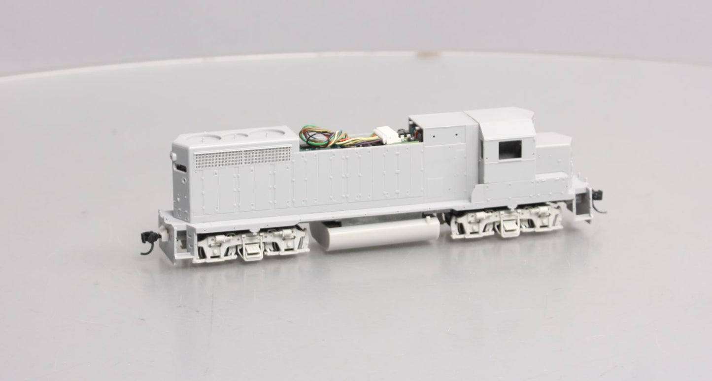 Walthers 920-49162 HO Undecorated EMD GP35 Phase II Standard DC