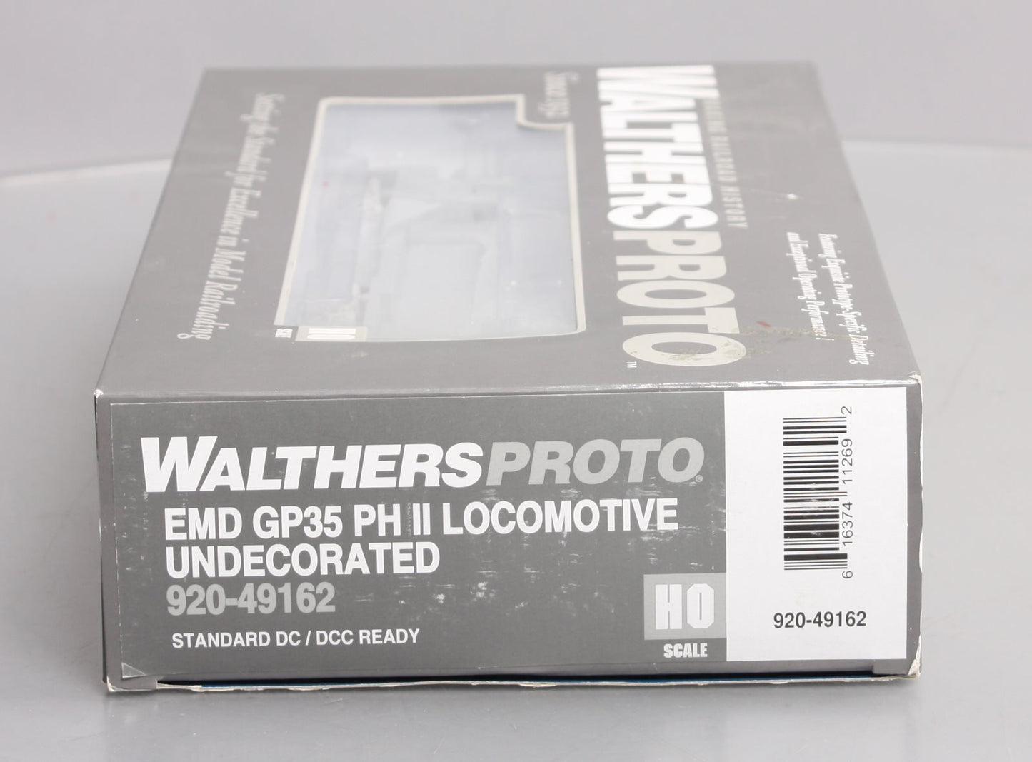 Walthers 920-49162 HO Undecorated EMD GP35 Phase II Standard DC