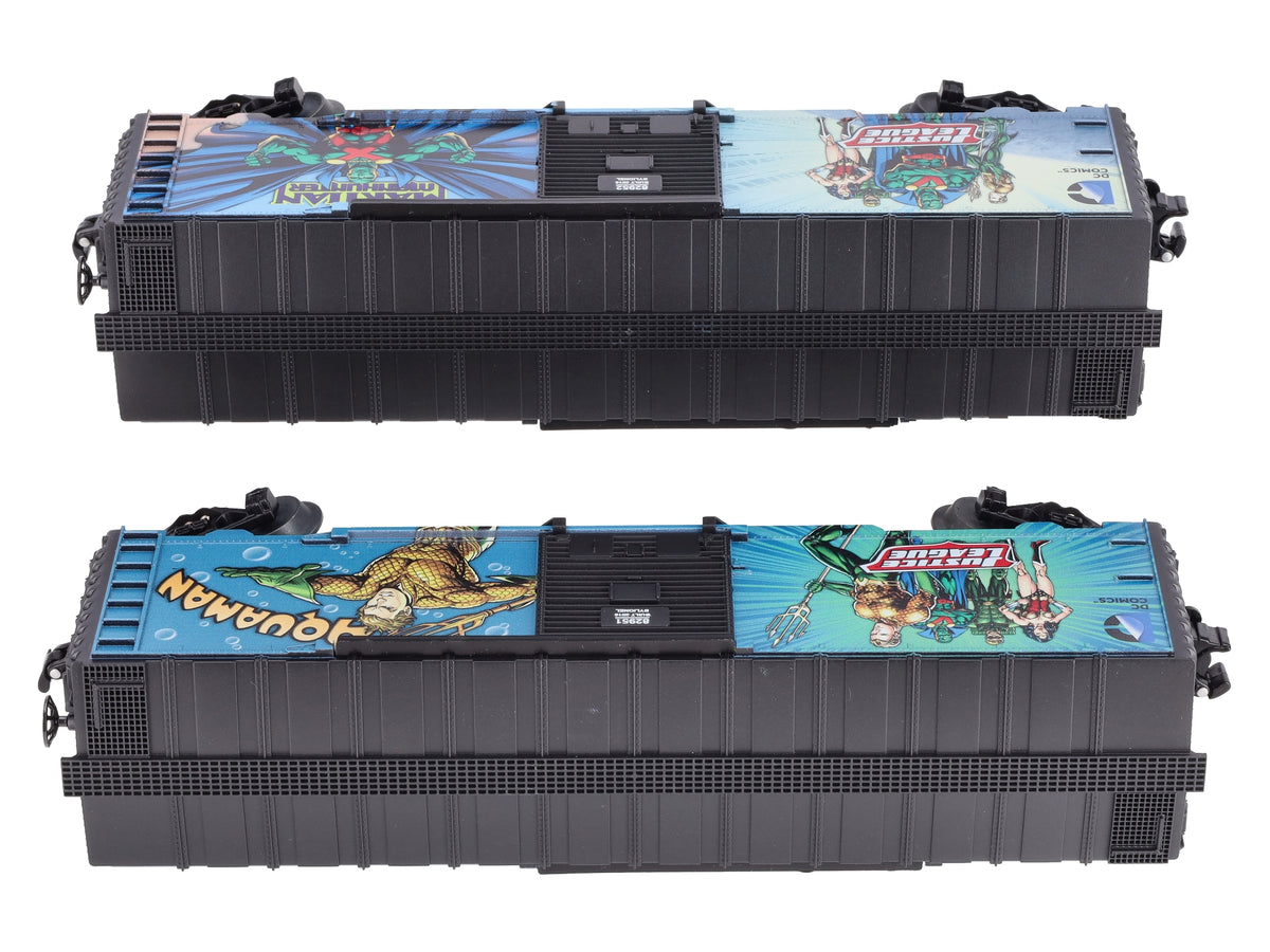 Lionel 6-82950 O Gauge Aquaman/Martian Manhunter Boxcars (Set of 2) NIB