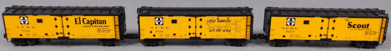 Lionel 6-83549 O VISIONLINE ATSF Reefers w/One Operating Car (Set of 3)
