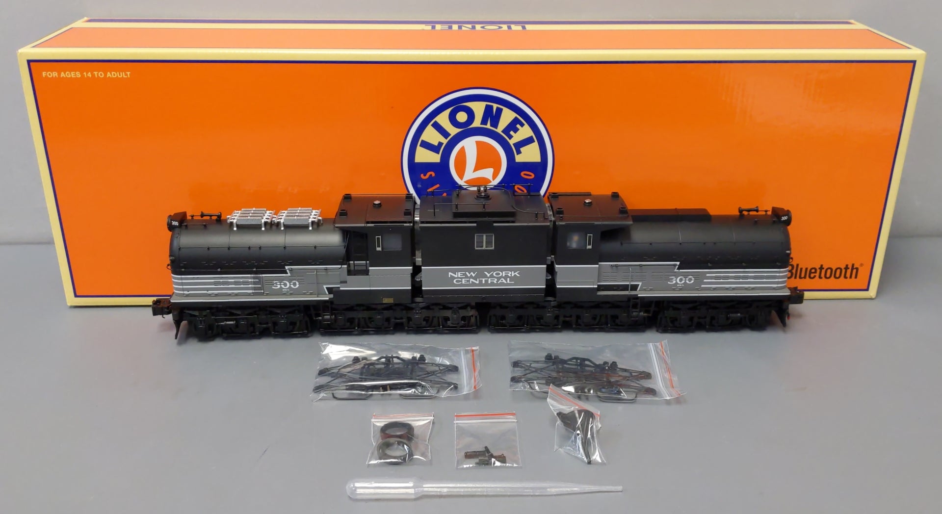 Lionel 1933600 O New York Central Legacy Bipolar Electric Locomotive #300