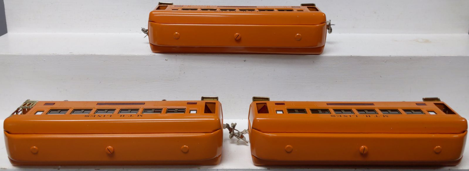 MTH 10-8042 O Orange 710 Series Passenger Car Set (Set of 3) LN/Box