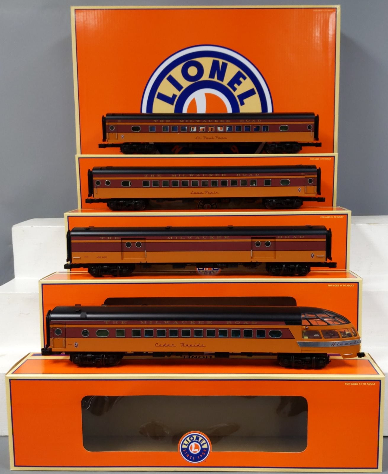 Lionel 6-25622 Milwaukee Road 18" Passenger Car Set