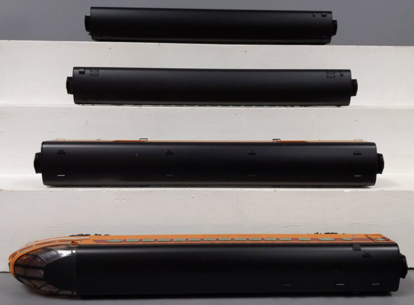 Lionel 6-25622 Milwaukee Road 18" Passenger Car Set