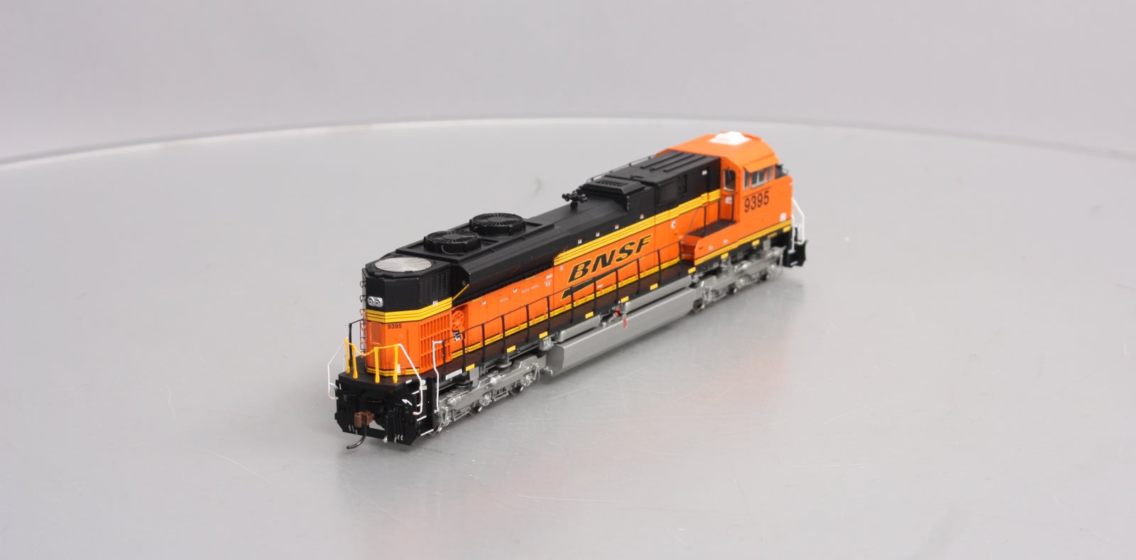 Athearn G68510 HO BNSF SD70ACe with High Headlight Wedge #9395