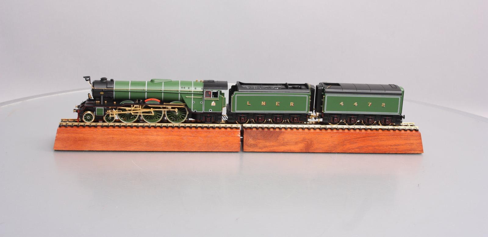 Hornby R3738 OO Alan Pegler LNER A3 Class 4-6-2 Steam Locomotive #4472