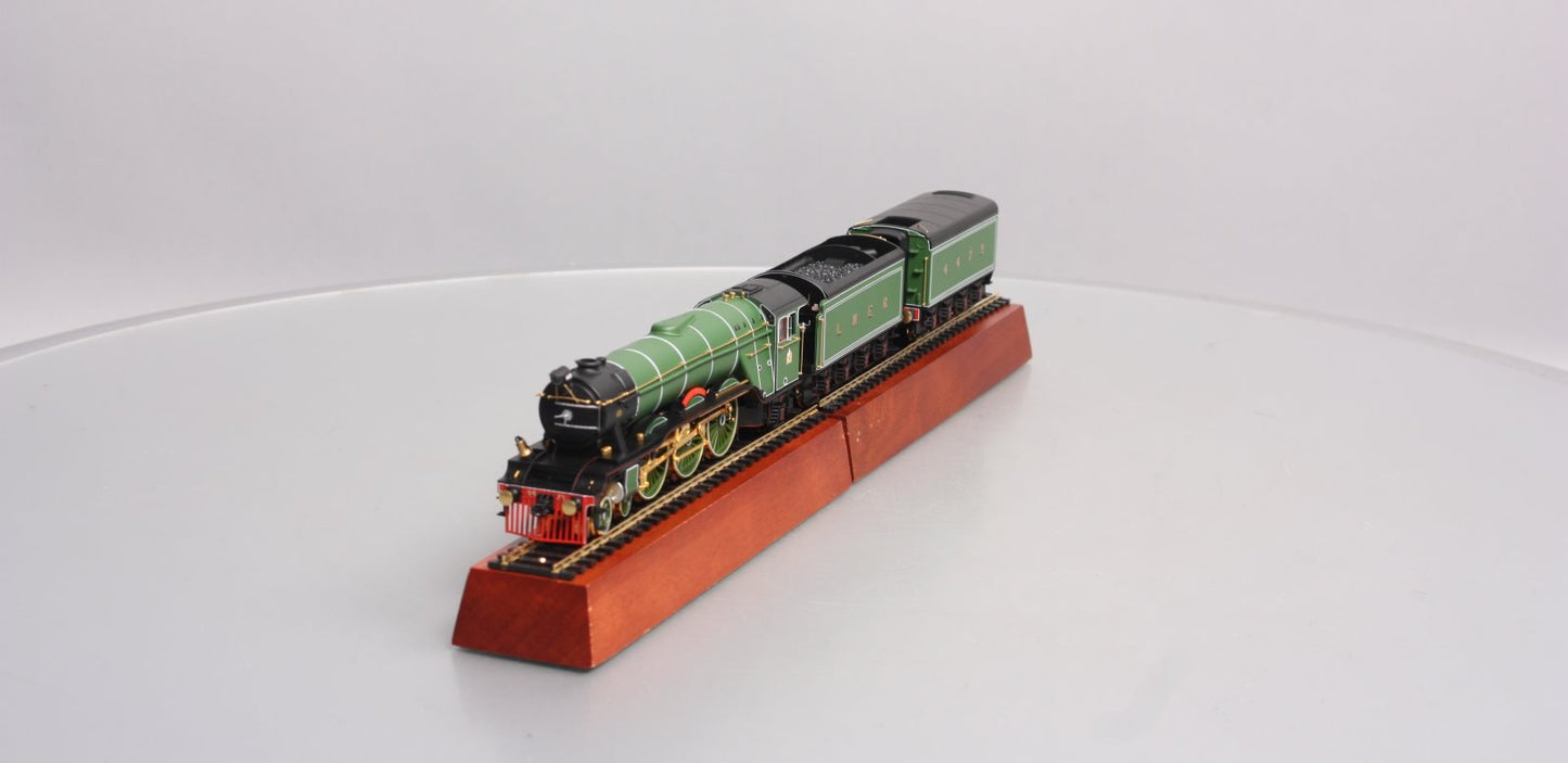 Hornby R3738 OO Alan Pegler LNER A3 Class 4-6-2 Steam Locomotive #4472