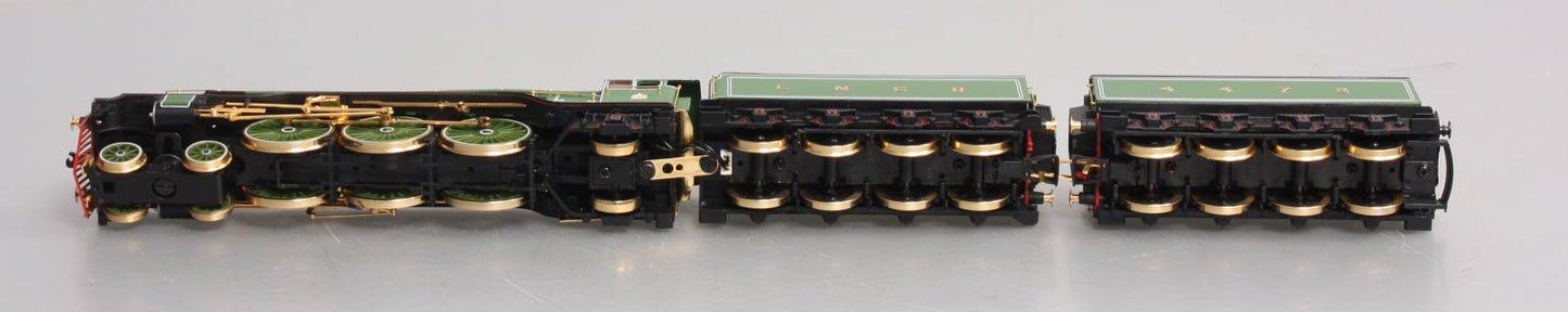 Hornby R3738 OO Alan Pegler LNER A3 Class 4-6-2 Steam Locomotive #4472