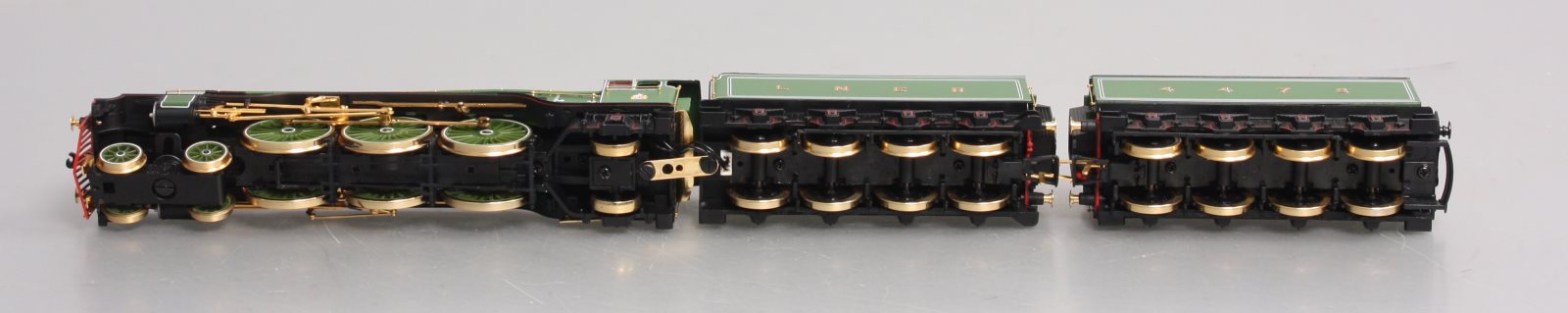 Hornby R3738 OO Alan Pegler LNER A3 Class 4-6-2 Steam Locomotive #4472