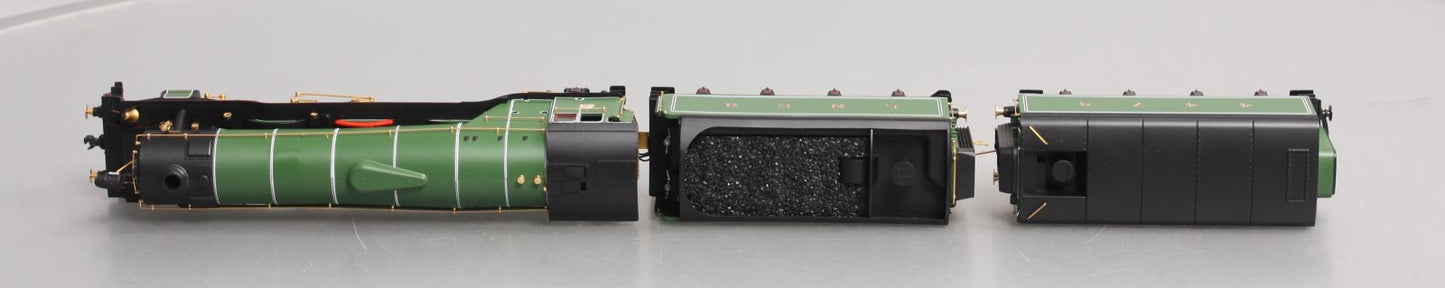 Hornby R3738 OO Alan Pegler LNER A3 Class 4-6-2 Steam Locomotive #4472