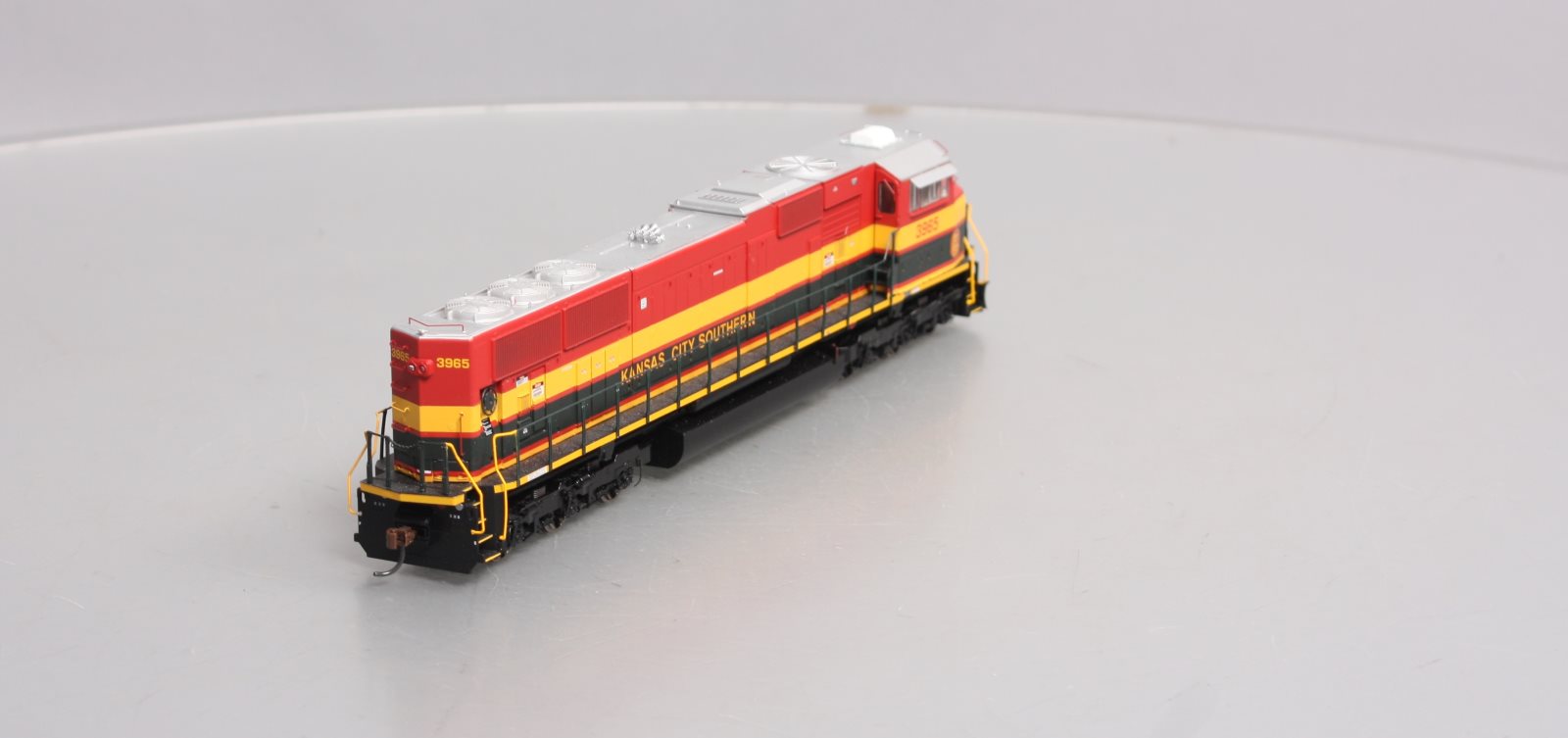 Athearn G64900 HO KCS SD70MAC Phase Vllla Diesel Locomotive w/DCC