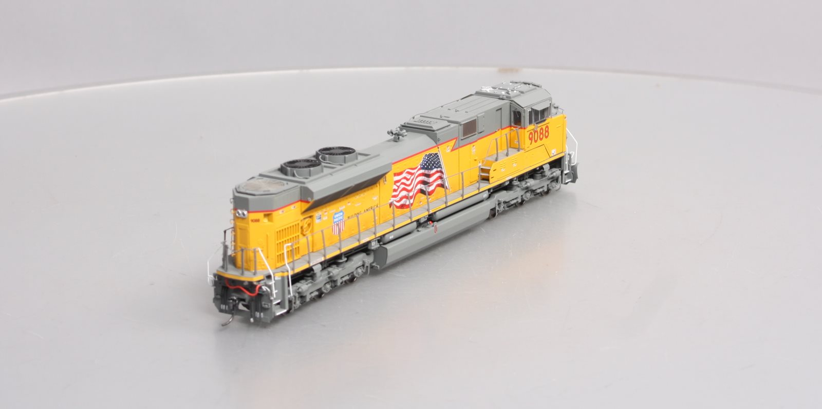 Athearn G89833 HO Union Pacific SD70ACe Diesel Locomotive with DCC & Sound #9088