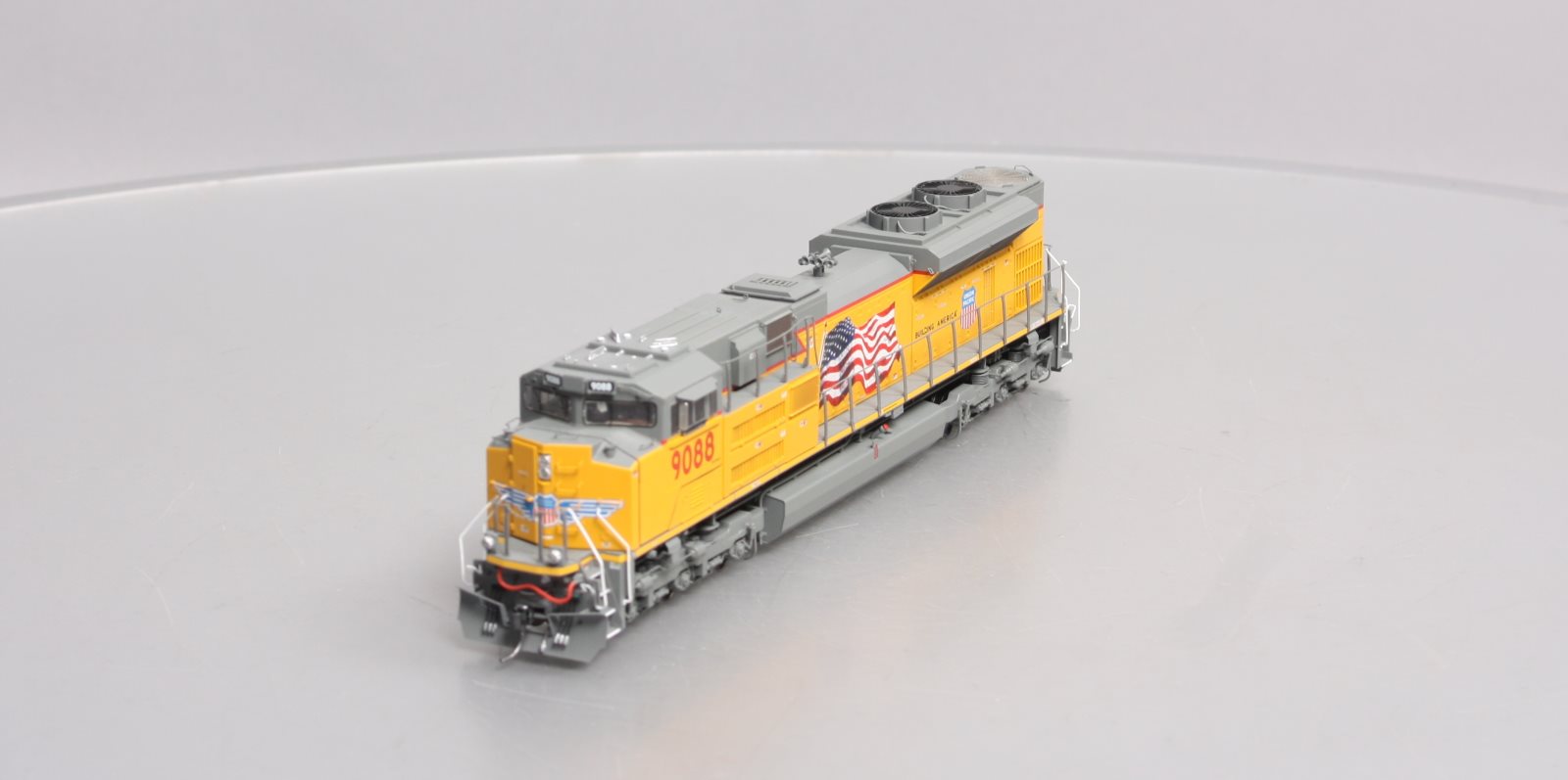 Athearn G89833 HO Union Pacific SD70ACe Diesel Locomotive with DCC & Sound #9088