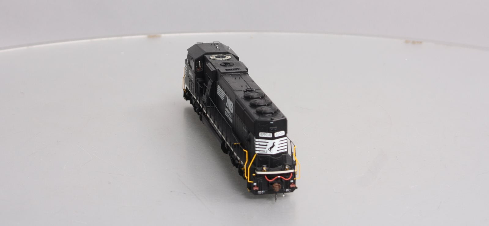 Athearn G65255 HO Norfolk Southern SD60E Diesel Locomotive DCC/Sound #6904