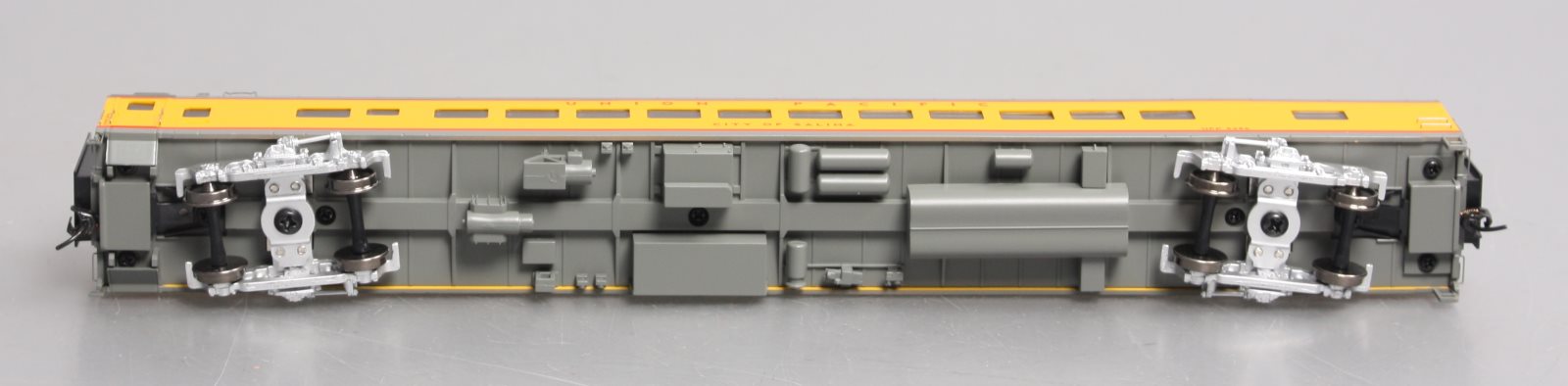 Walthers 920-18006 HO Union Pacific Standard 85' ACF 44-Seat Coach UPP #5486